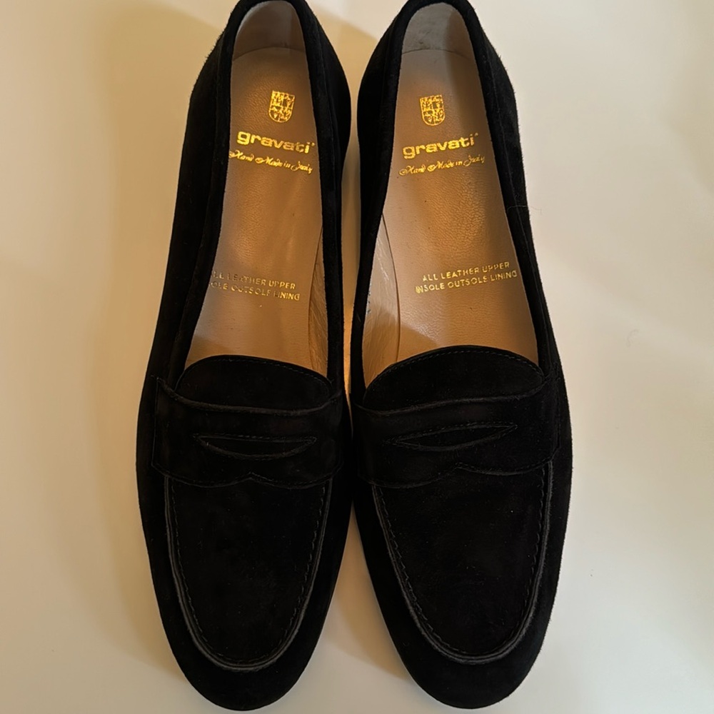 Used black suede gravati
